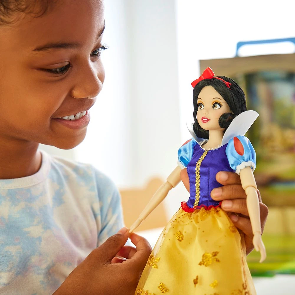 Snow White Disney Story Doll – 11'' 6 Snow White Disney Story Doll – 11'' - Image 6