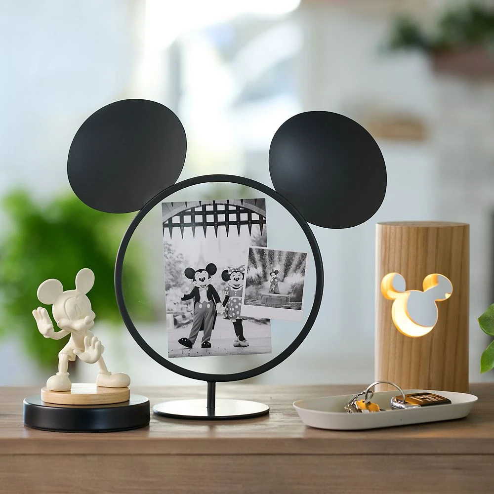 Disney Mickey Mouse Icon Wood Desk Lamp – Mickey Mouse Home Collection 9 Disney Mickey Mouse Icon Wood Desk Lamp – Mickey Mouse Home Collection - Image 9