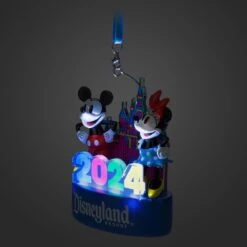 Mickey Mouse And Minnie Mouse Light-Up Figural Ornament – Disneyland 2024 -Disney 3710048300042 3