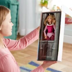 Disney Aurora Classic Doll – Sleeping Beauty – 11 1/2'' 18 Disney Aurora Classic Doll – Sleeping Beauty – 11 1/2'' -Disney 6001040901697 8