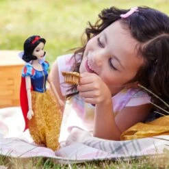 Disney Snow White Classic Doll – 11 1/2'' 12 Disney Snow White Classic Doll – 11 1/2'' -Disney 6001040901706 3