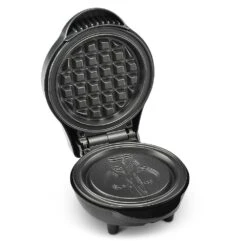 Disney The Mandalorian Mini Waffle Maker – Star Wars: The Mandalorian -Disney 6804057354365 2