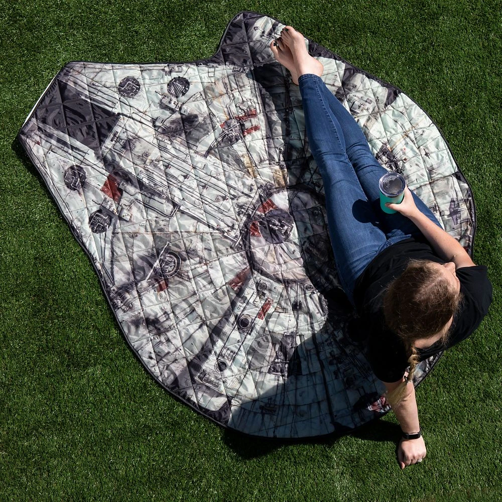 Disney Millennium Falcon Picnic Blanket And Chewbacca Messenger Bag – Star Wars 2 Disney Millennium Falcon Picnic Blanket And Chewbacca Messenger Bag – Star Wars - Image 2