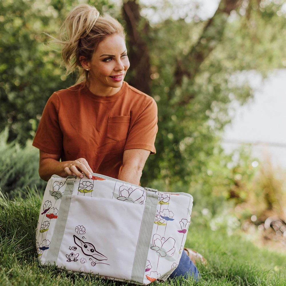 Disney Grogu Cooler Tote – Star Wars: The Mandalorian 5 Disney Grogu Cooler Tote – Star Wars: The Mandalorian - Image 5