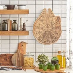 Disney Millennium Falcon Wooden Serving Board – Star Wars -Disney 7002058734188 4